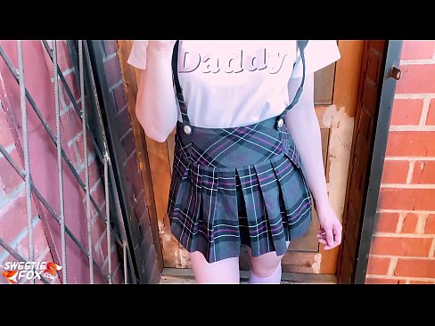 ❤️ 女学生深深地吸吮她的鸡巴，代替上课做爱 ❤❌ Porn video ❌️