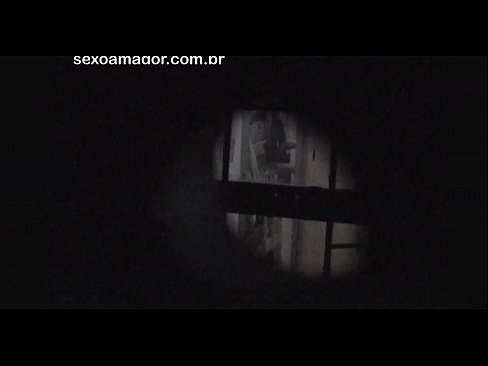 ❤️ 金发女郎被隐藏在空心砖后面的邻居偷窥者偷偷录影 ❤❌ Porn video ❌️